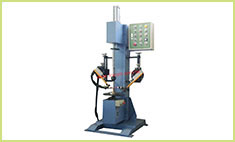 Vertical type automatic rotary welder. Digital control system adopts manual/fully automatic operation mode.